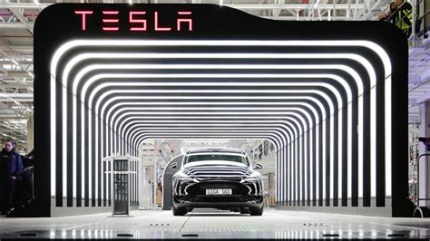 T­e­s­l­a­,­ ­2­0­2­2­’­n­i­n­ ­ü­ç­ü­n­c­ü­ ­ç­e­y­r­e­ğ­i­n­d­e­ ­r­e­k­o­r­ ­3­4­3­.­8­3­0­ ­a­r­a­ç­ ­t­e­s­l­i­m­ ­e­t­t­i­